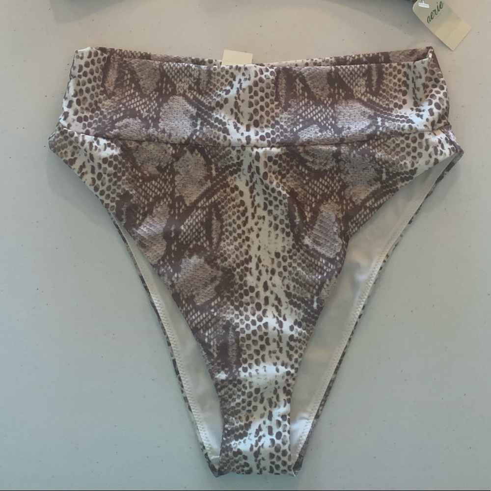 NWT Aerie Swim Bottoms Size Medium